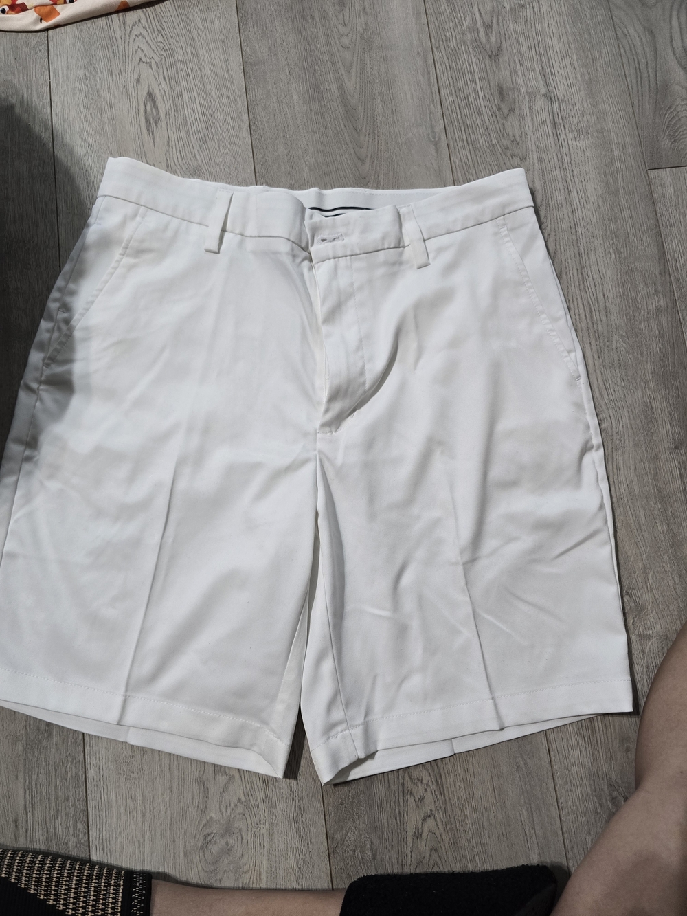 Amazon Essentials White Shorts - Picture 2 of 2